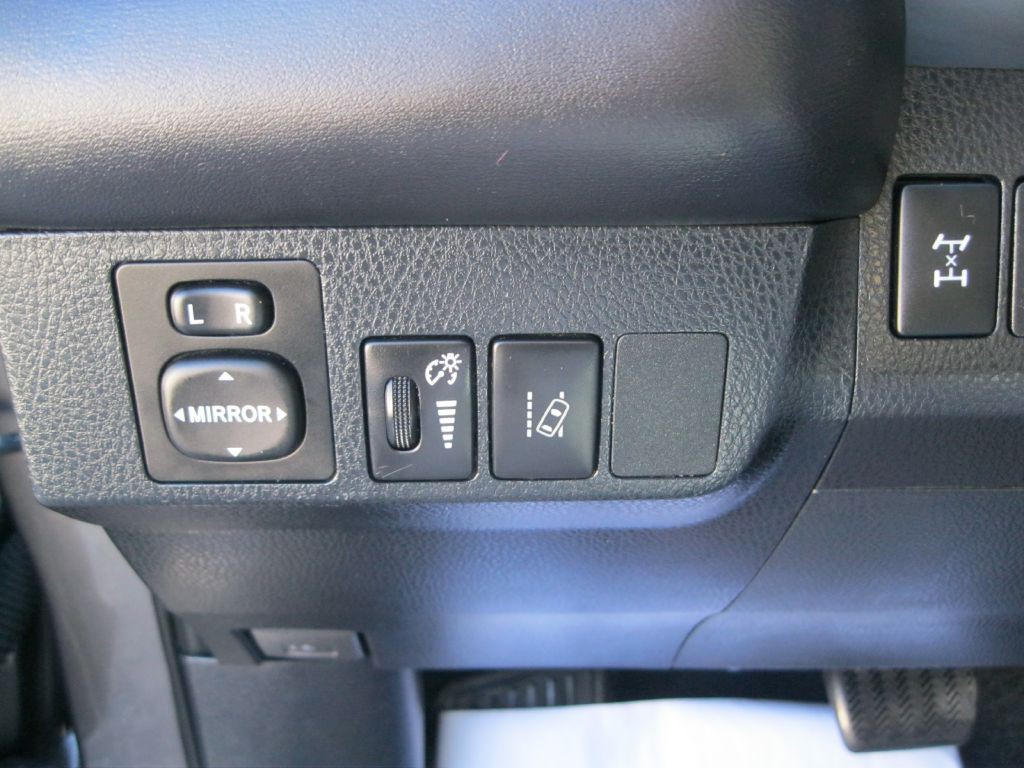 2017 Toyota Rav4 Image 22