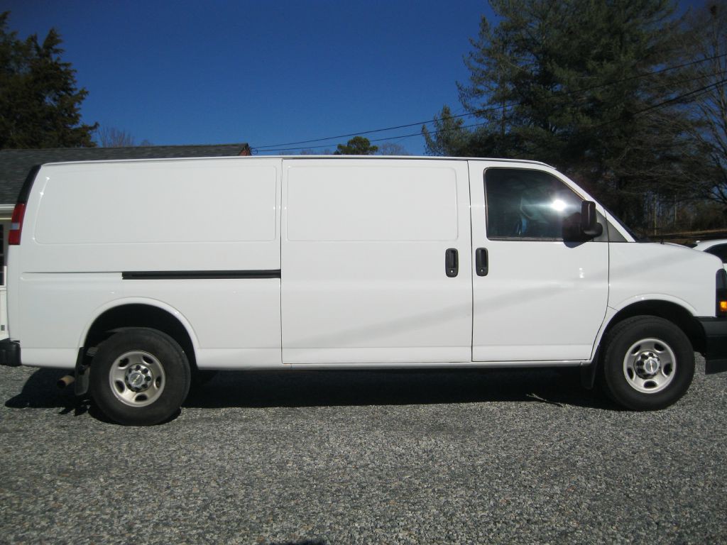 2020 Chevrolet Express Image 7