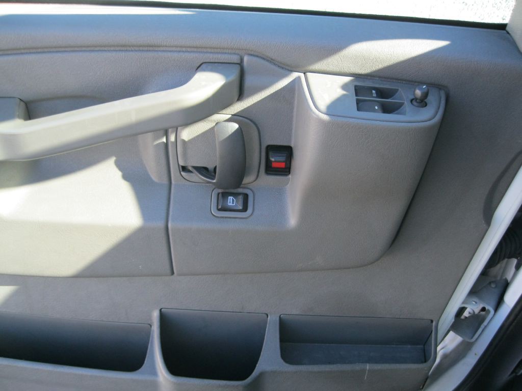 2020 Chevrolet Express Image 11