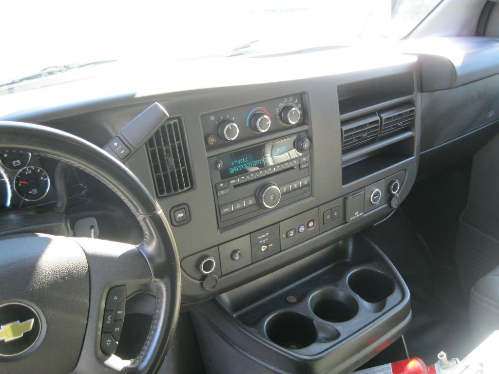 2020 Chevrolet Express Image 13