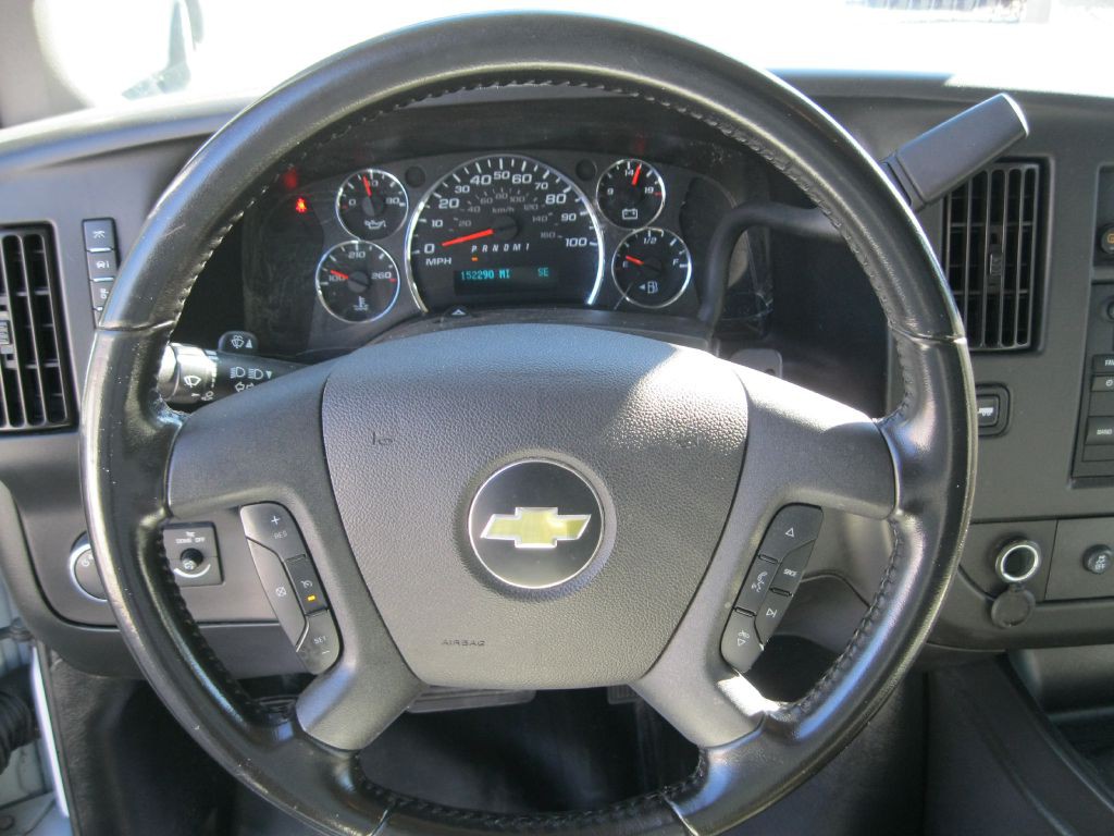 2020 Chevrolet Express Image 14
