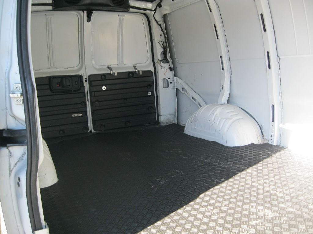 2020 Chevrolet Express Image 23