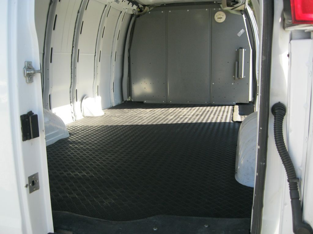 2020 Chevrolet Express Image 24