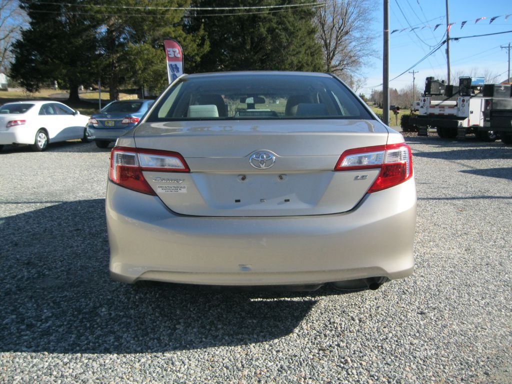 2014 Toyota Camry Image 4