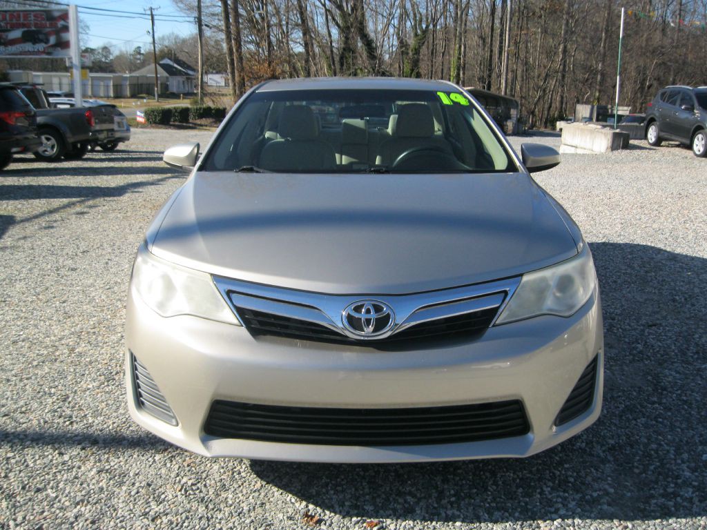 2014 Toyota Camry Image 8