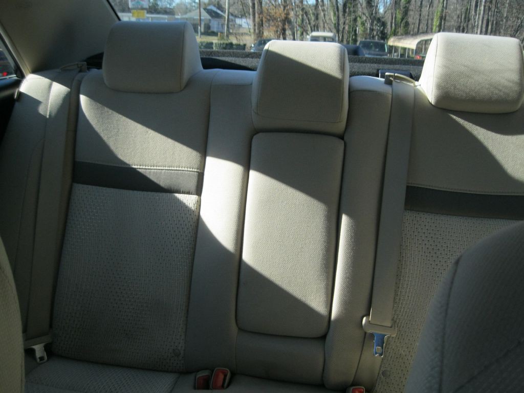 2014 Toyota Camry Image 16