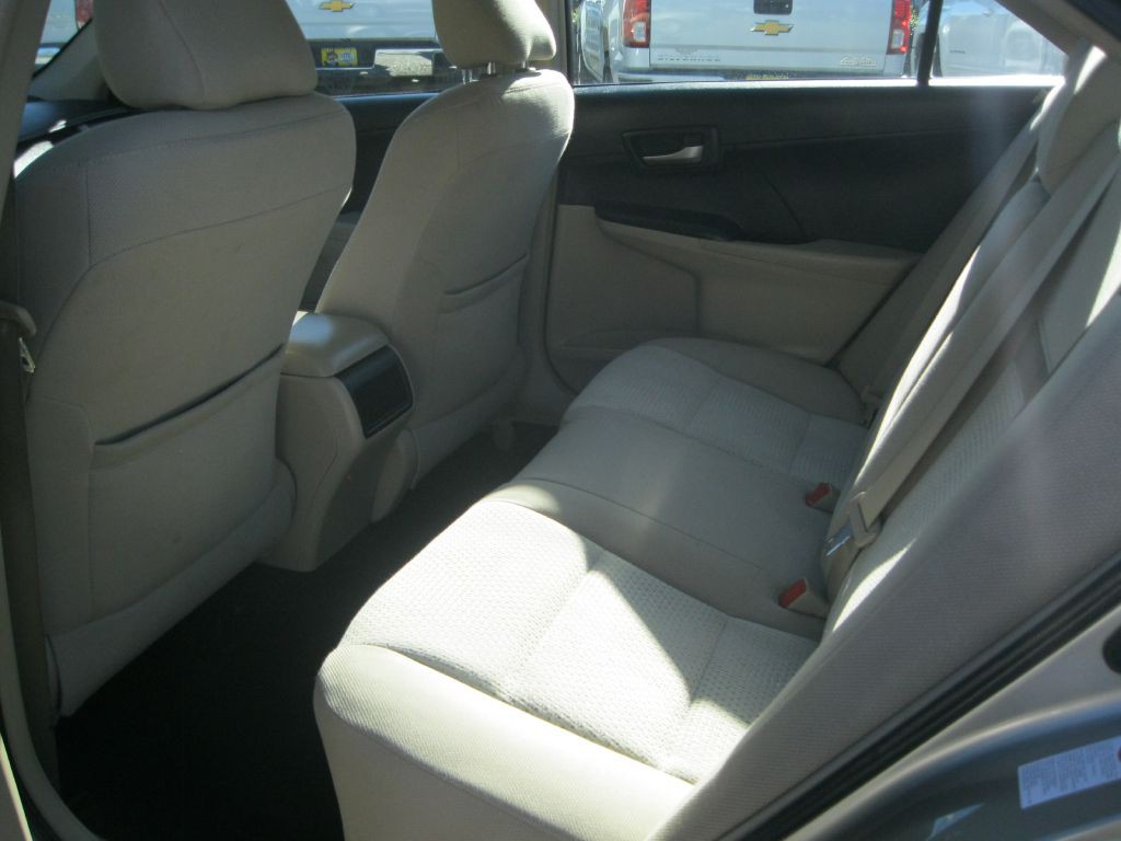 2014 Toyota Camry Image 17