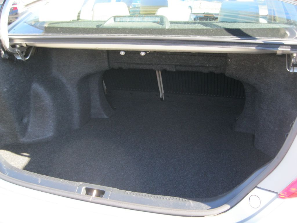 2014 Toyota Camry Image 18