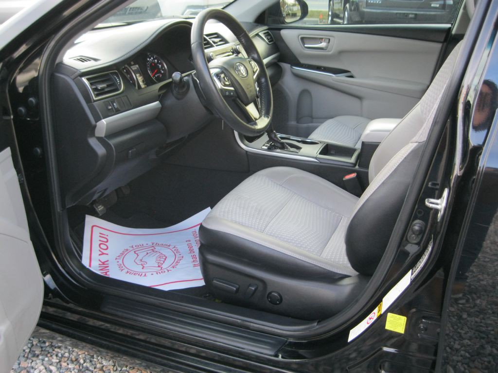 2015 Toyota Camry Image 10
