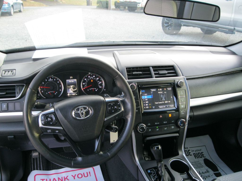 2015 Toyota Camry Image 13