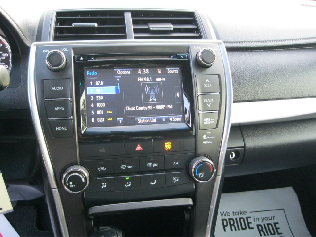 2015 Toyota Camry Image 14