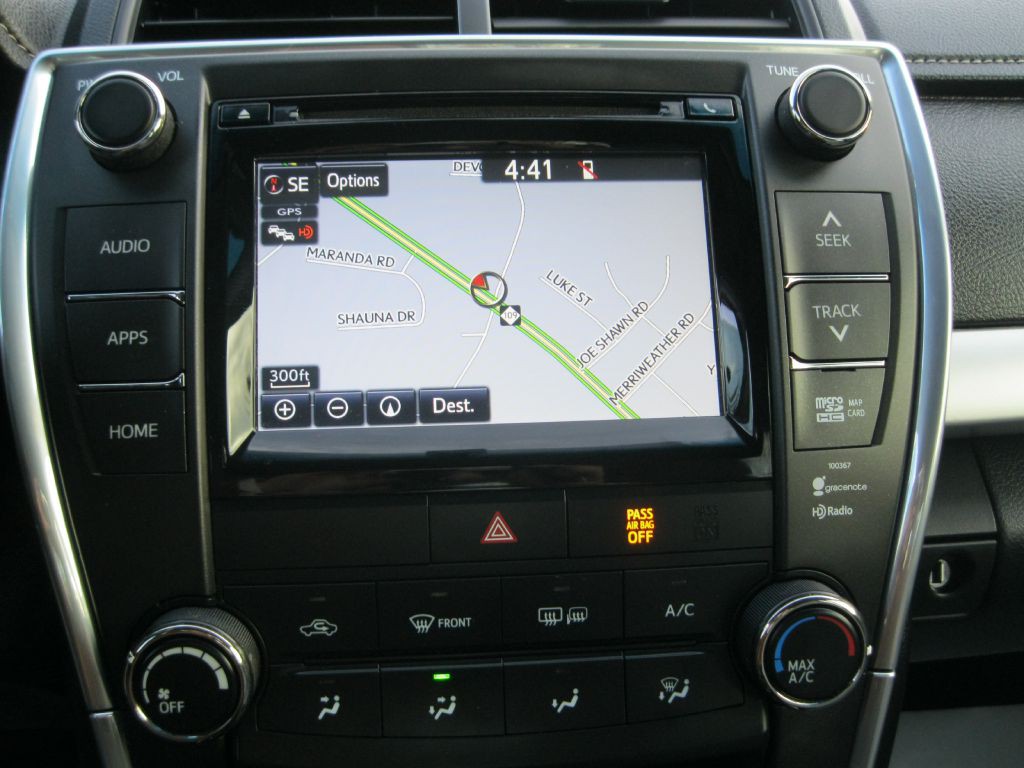 2015 Toyota Camry Image 15