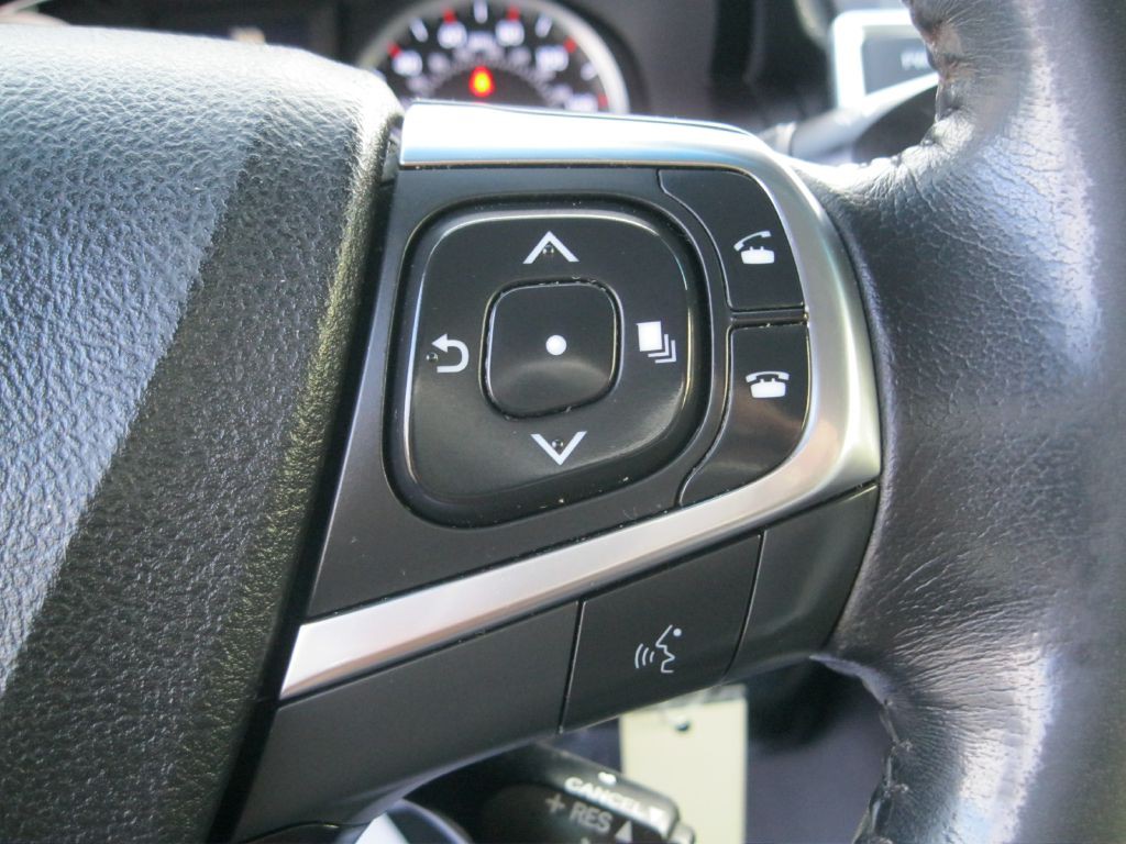 2015 Toyota Camry Image 19