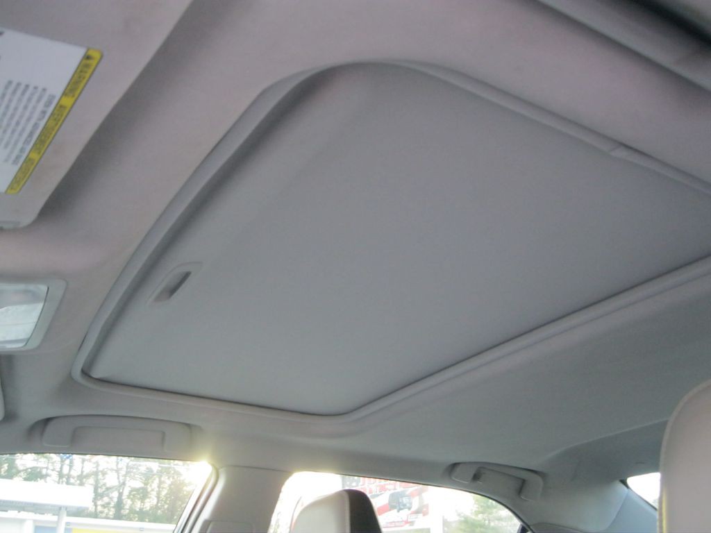 2015 Toyota Camry Image 23