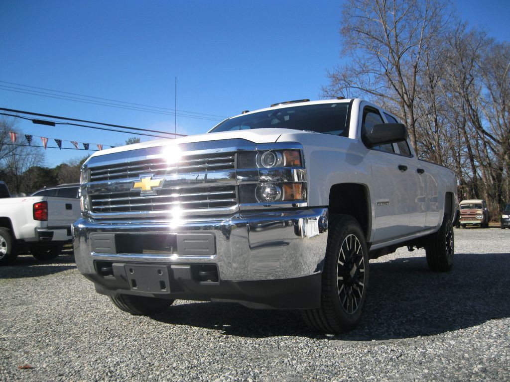 2015 Chevrolet Silverado 1500 Image 2