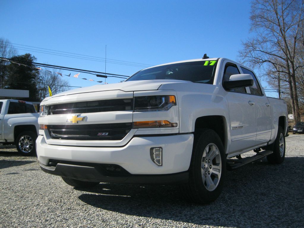 2017 Chevrolet Silverado 1500 Image 2