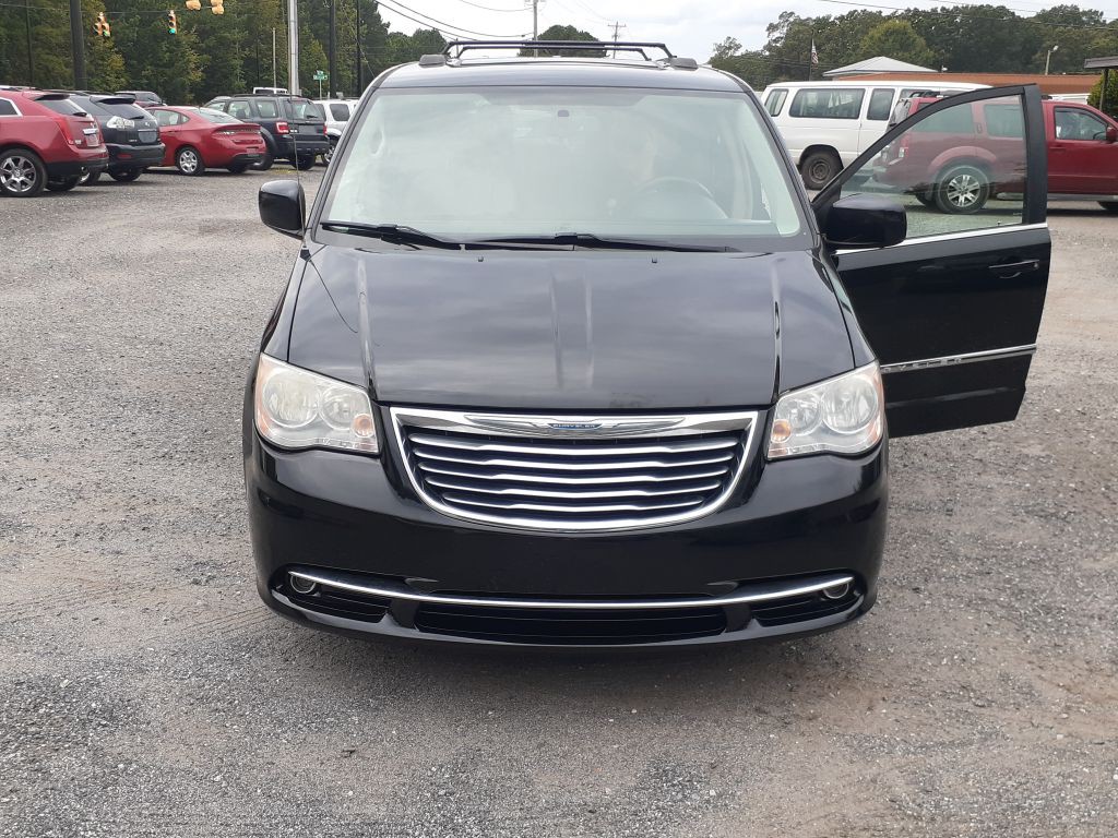 2013 Chrysler Town & Country Image 13