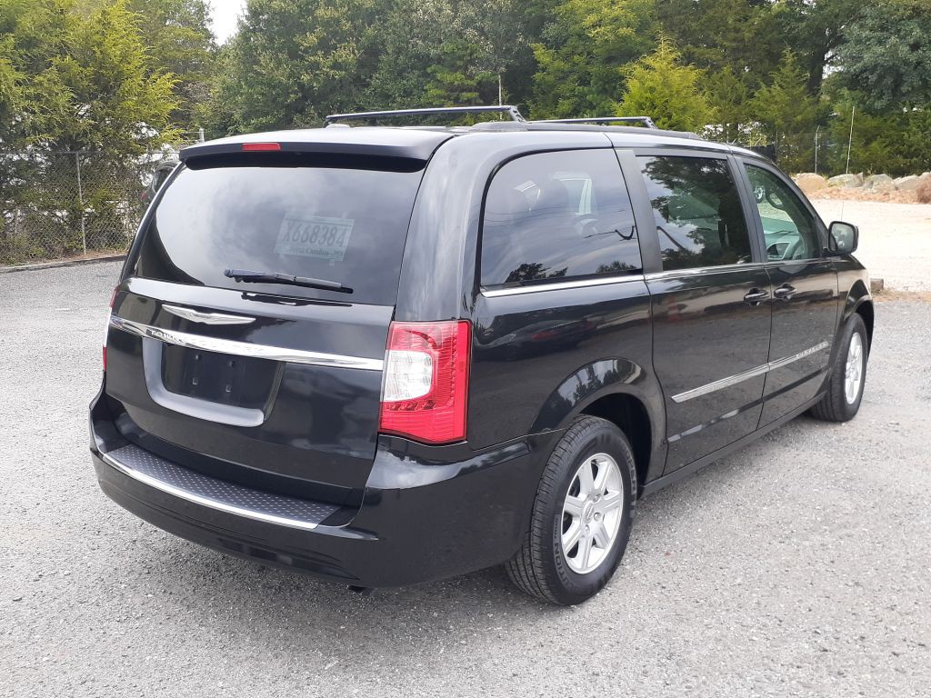 2013 Chrysler Town & Country Image 15