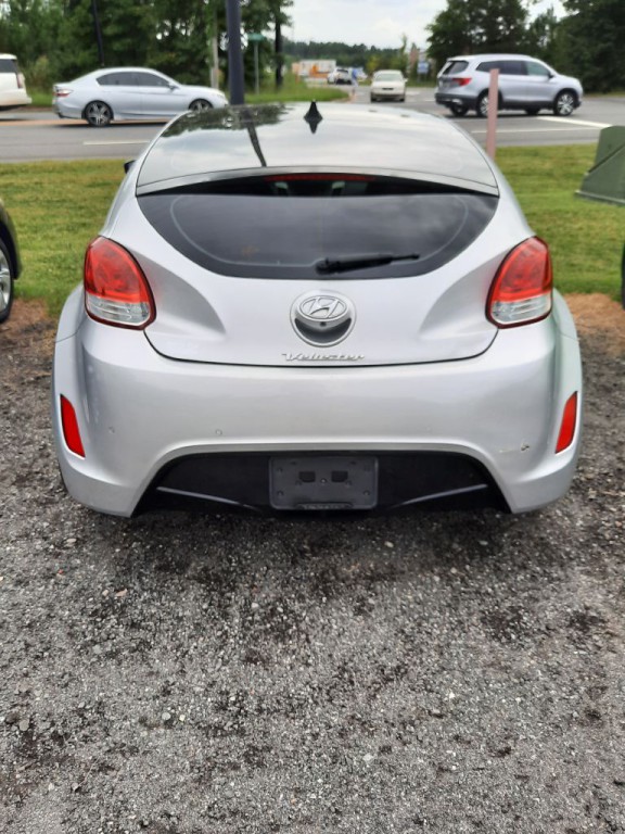 2013 Hyundai Veloster Image 1