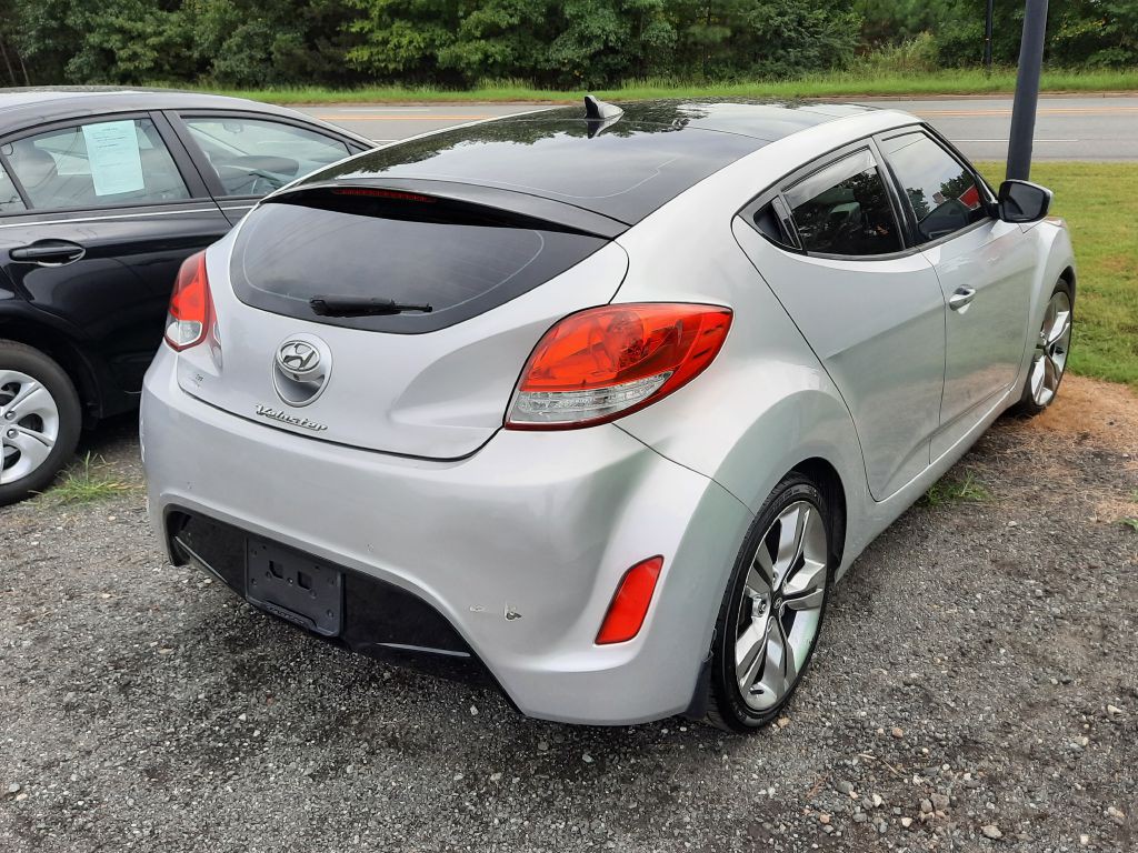 2013 Hyundai Veloster Image 3