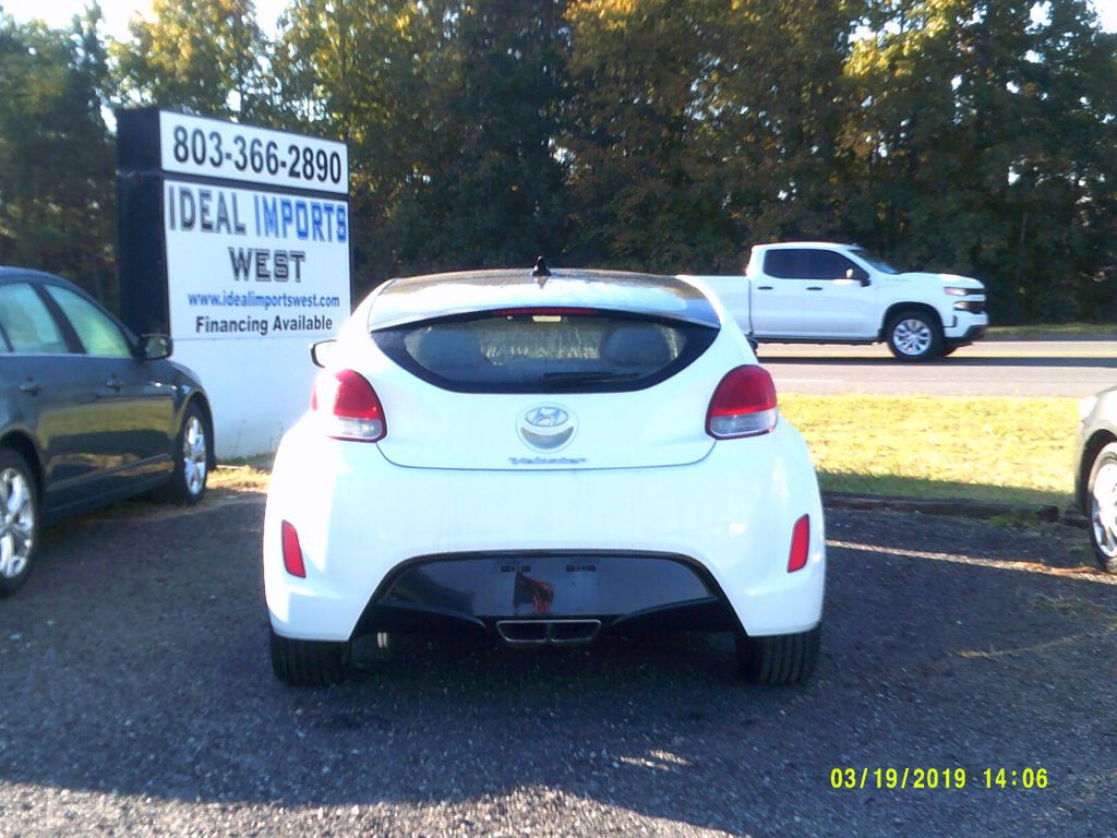 2012 Hyundai Veloster Image 3