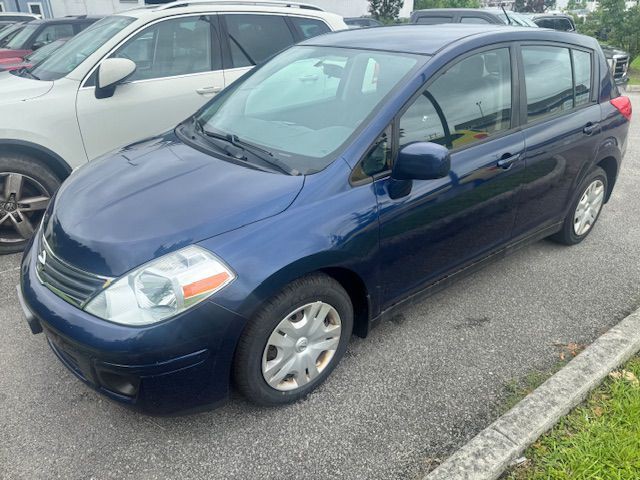2012 Nissan Versa Image 2