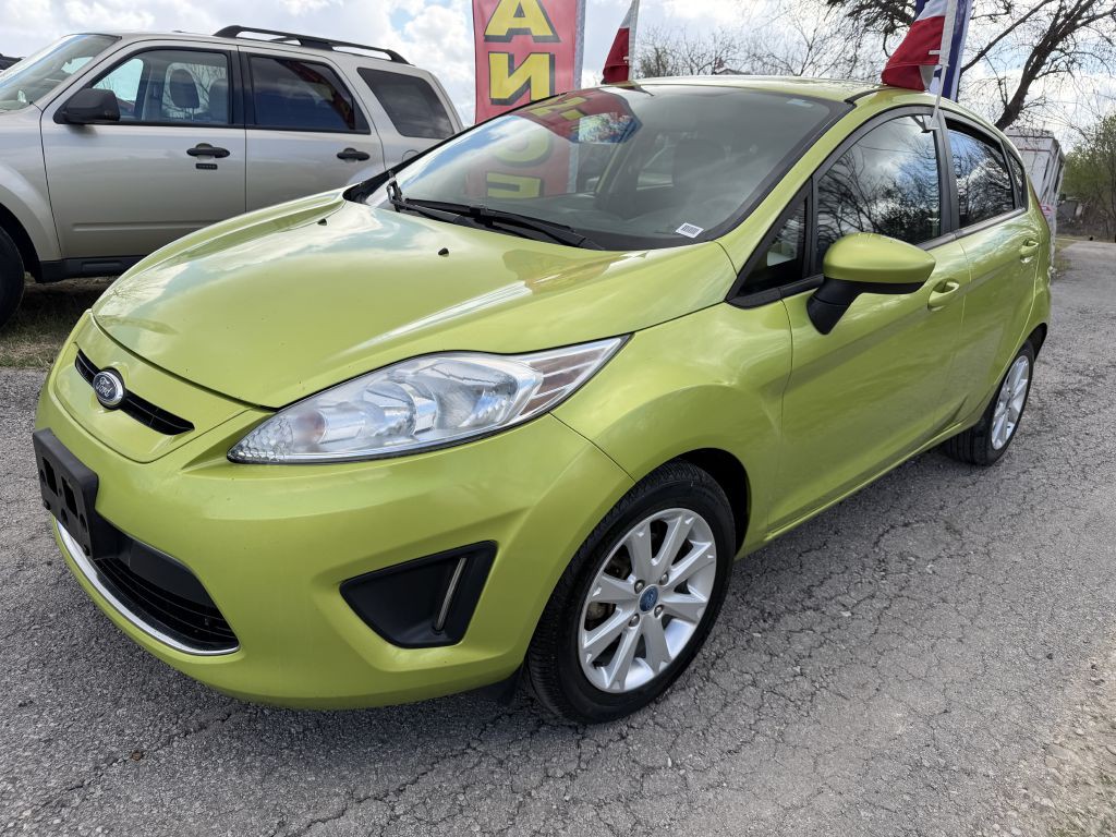 2012 Ford Fiesta Image 1