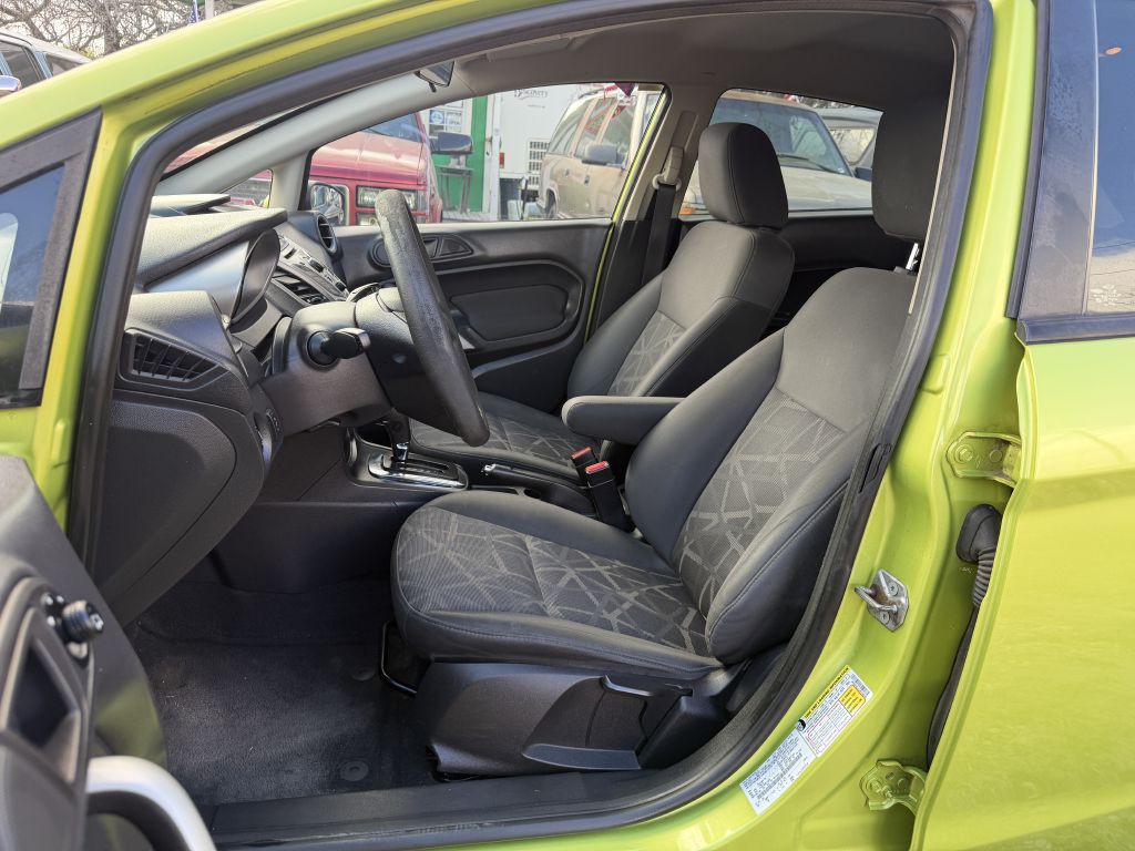 2012 Ford Fiesta Image 3