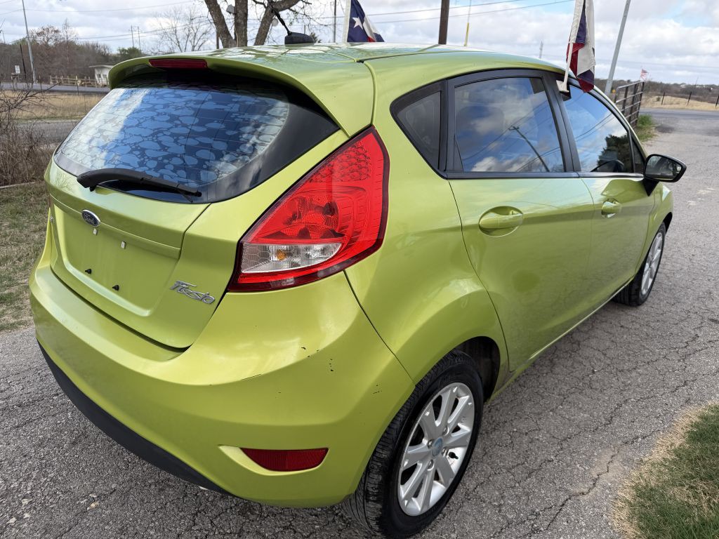 2012 Ford Fiesta Image 6