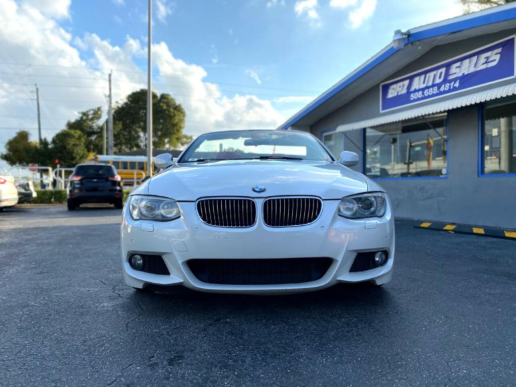 2013 BMW 3 Series Image 2