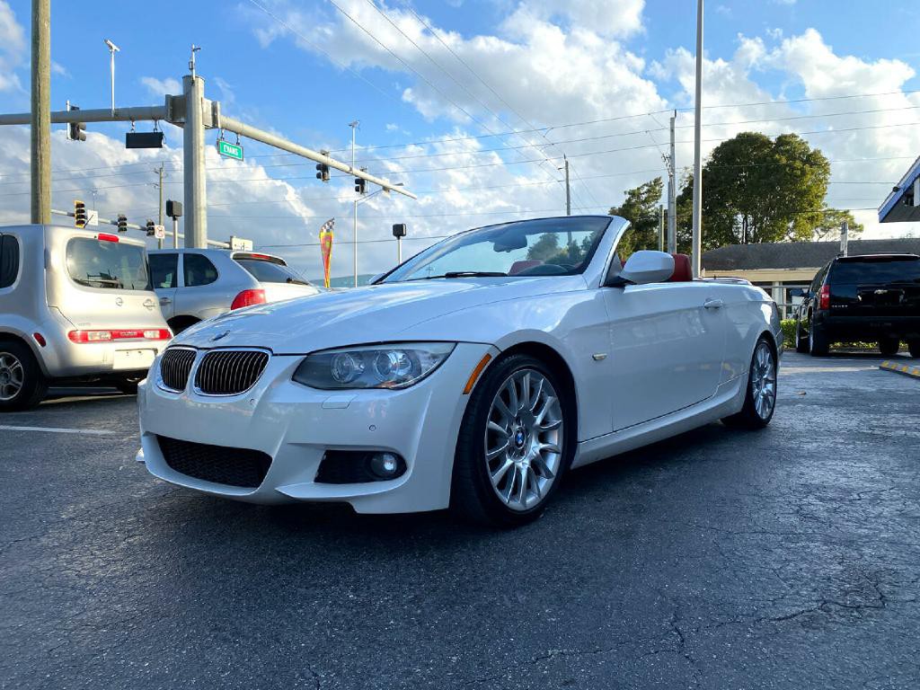 2013 BMW 3 Series Image 3