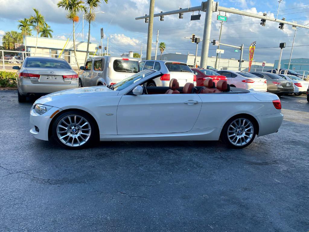 2013 BMW 3 Series Image 4