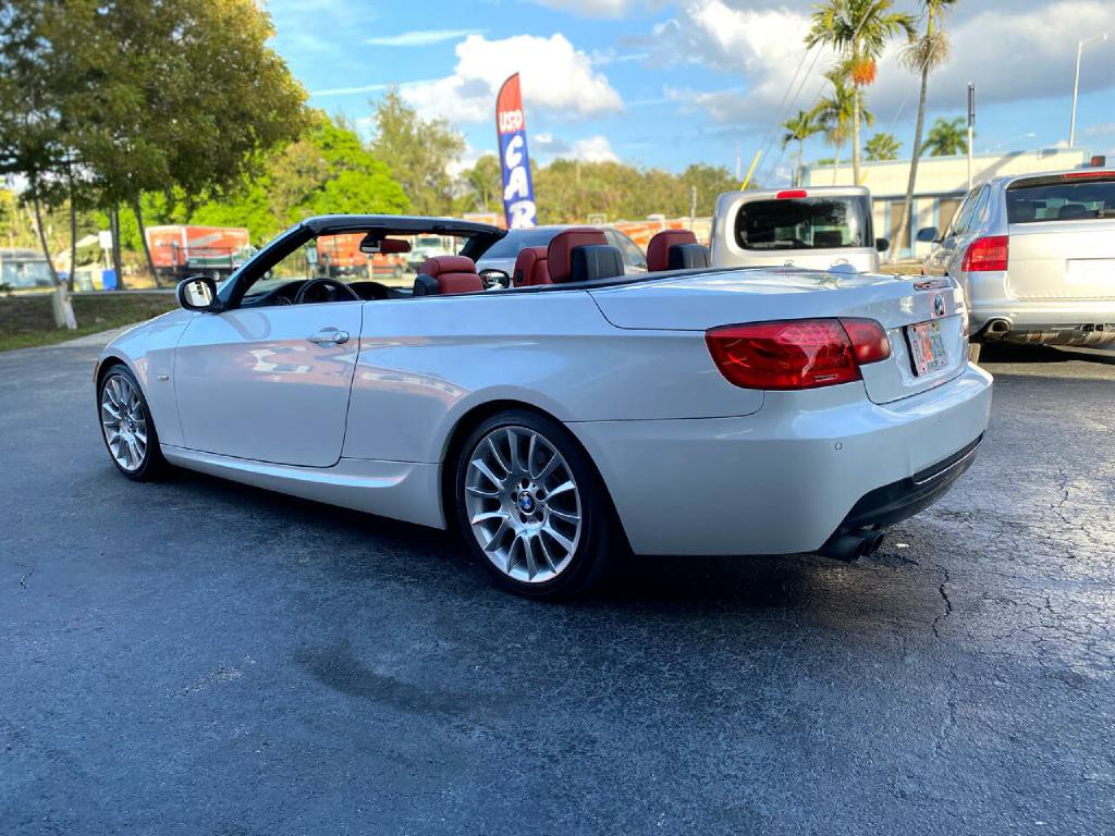 2013 BMW 3 Series Image 5