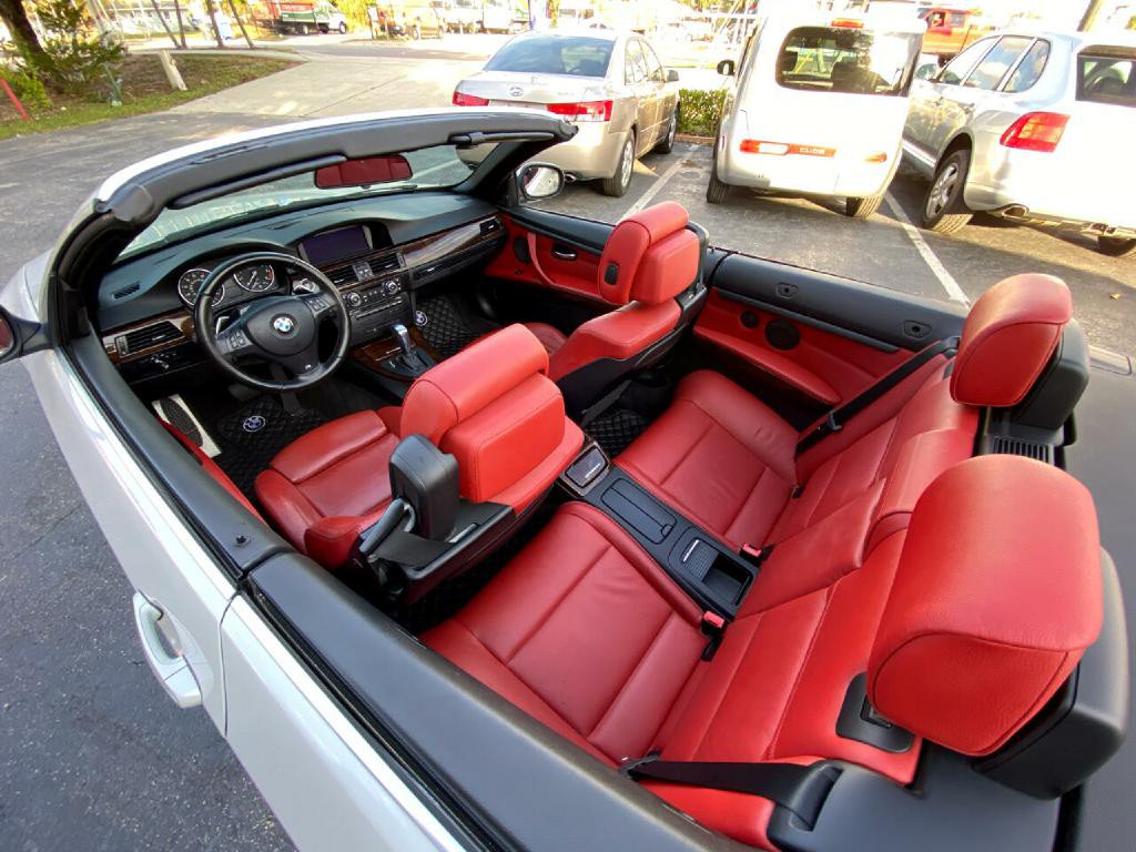 2013 BMW 3 Series Image 9