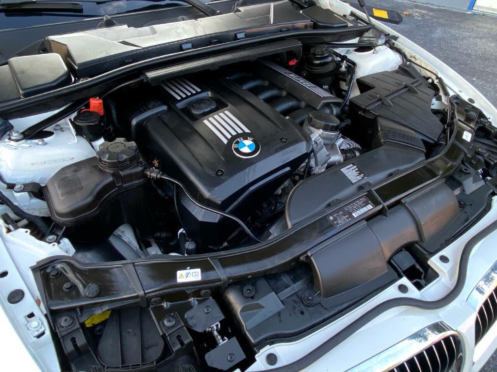 2013 BMW 3 Series Image 12