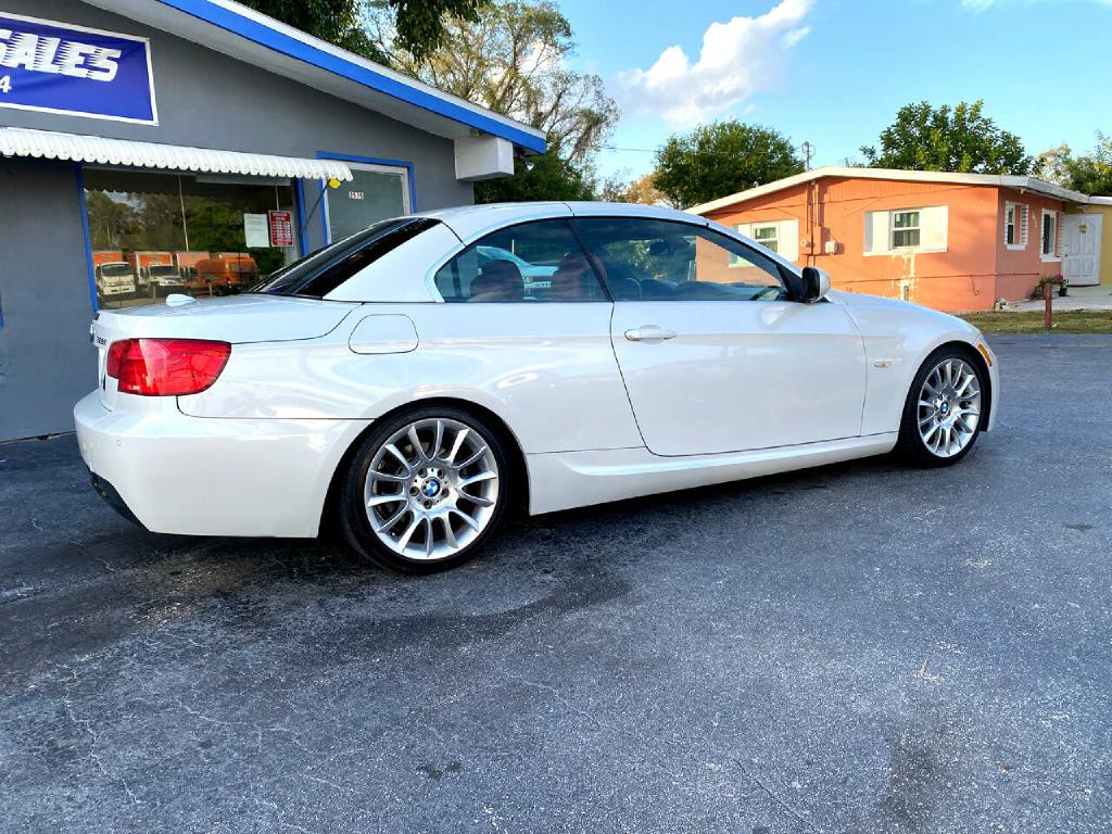 2013 BMW 3 Series Image 16