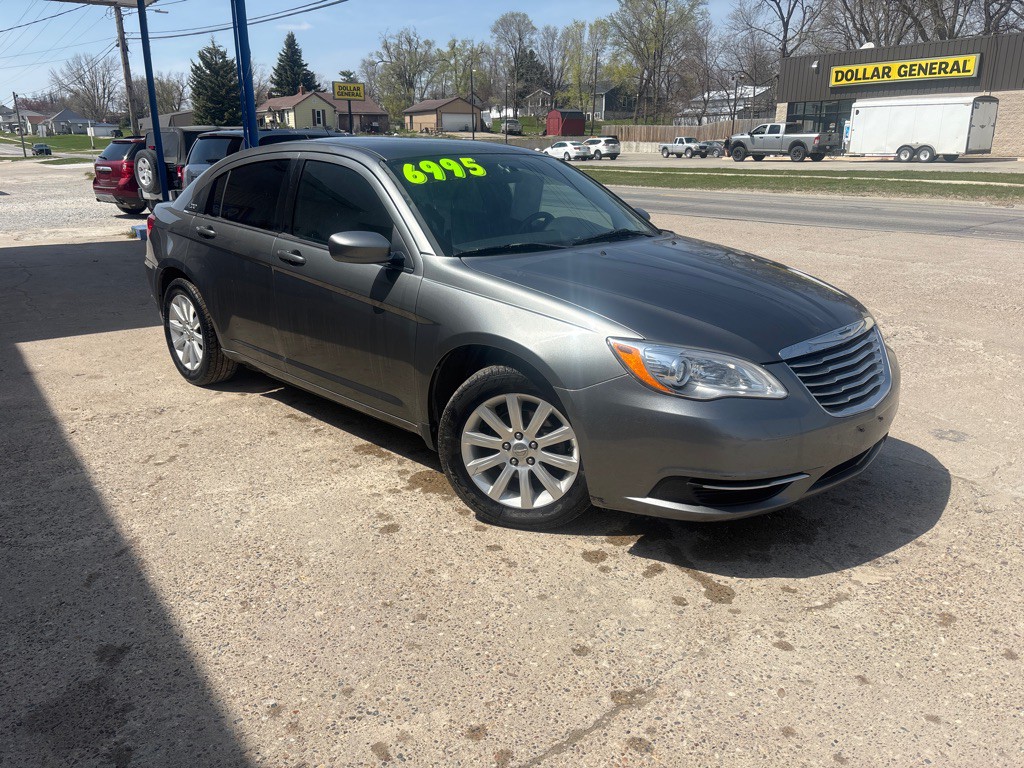 2013 Chrysler 200 Image 5