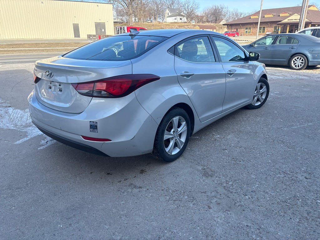 2016 Hyundai Elantra Image 2