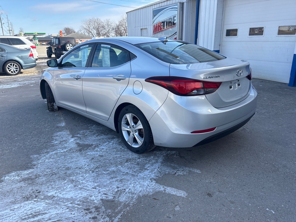 2016 Hyundai Elantra Image 3