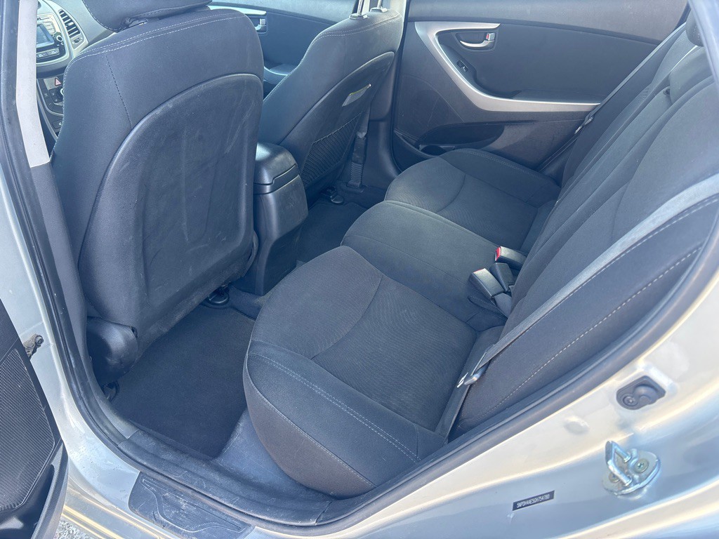 2016 Hyundai Elantra Image 5