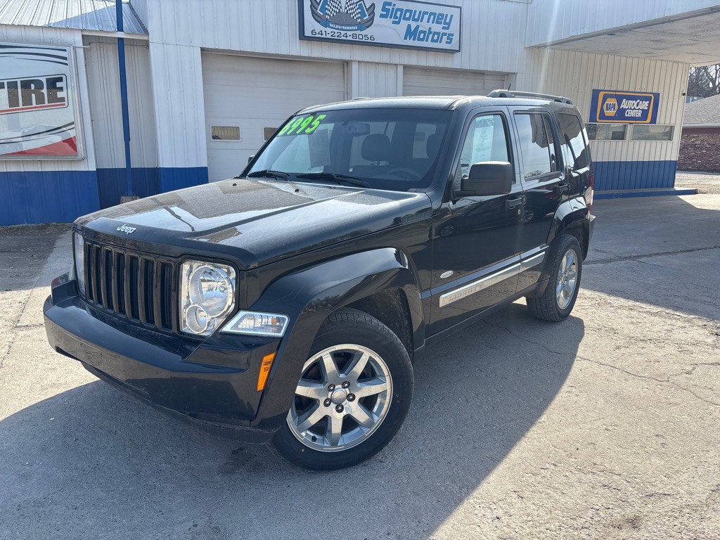 2012 Jeep Liberty Image 1