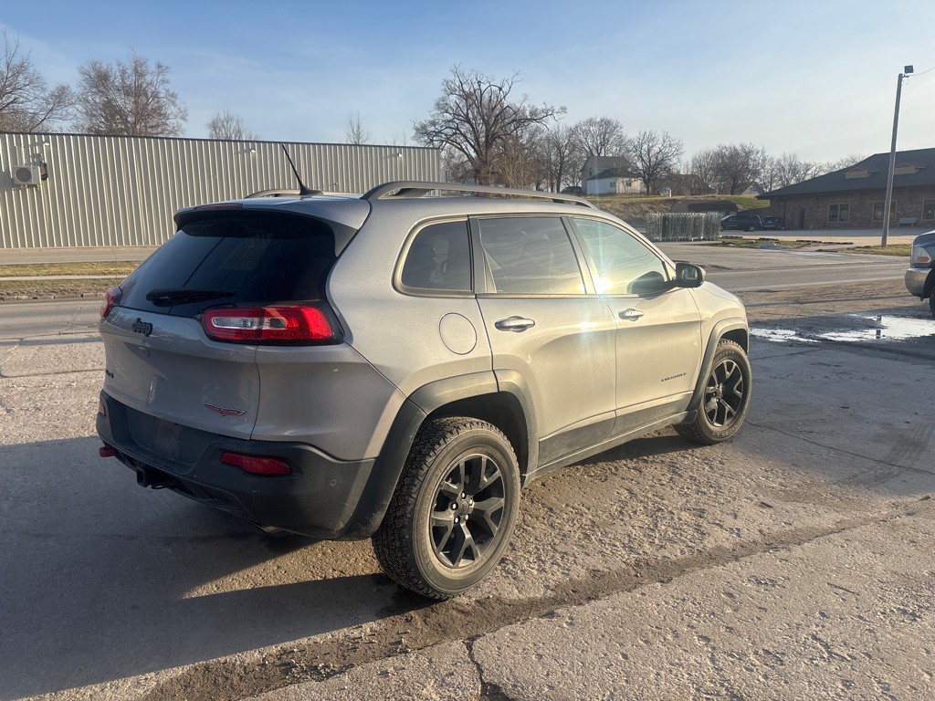 2015 Jeep Cherokee Image 2