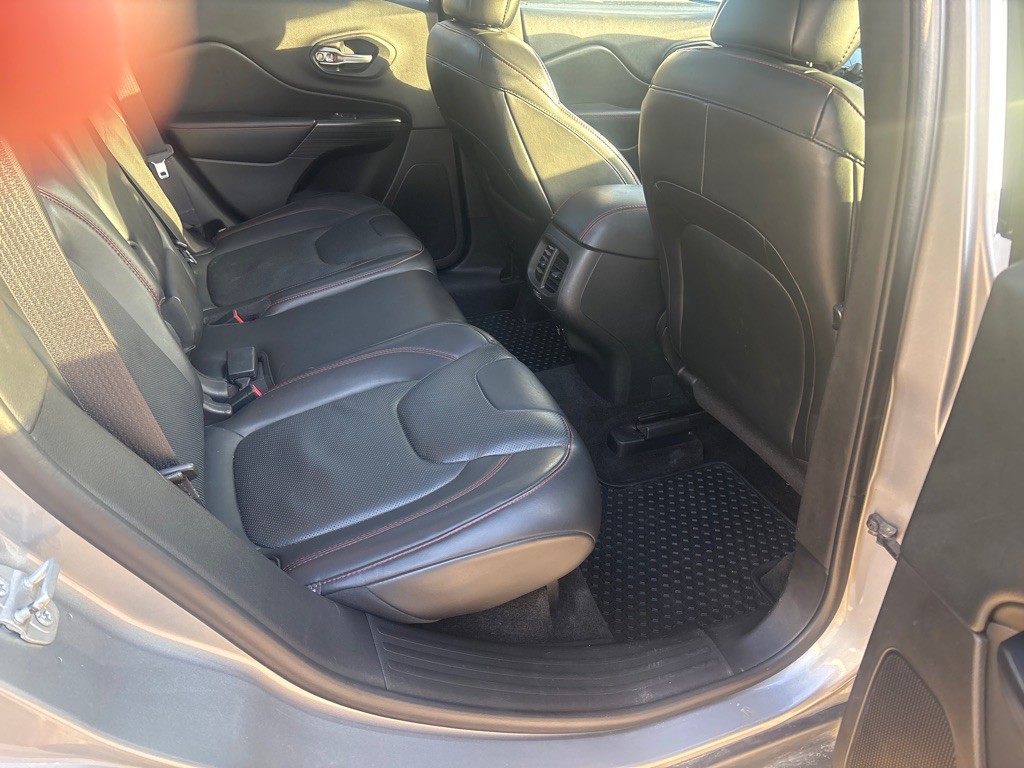 2015 Jeep Cherokee Image 6