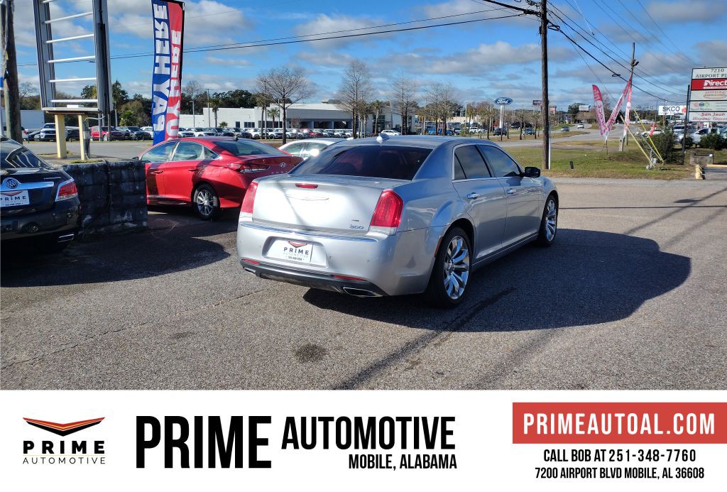 2018 Chrysler 300 Image 6