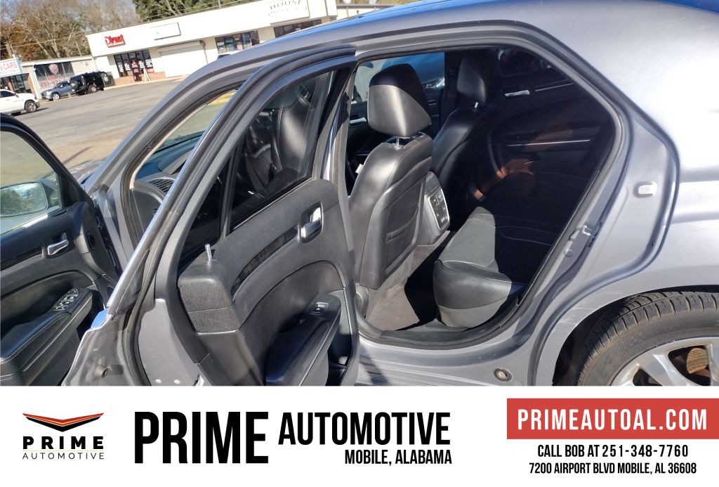 2018 Chrysler 300 Image 10