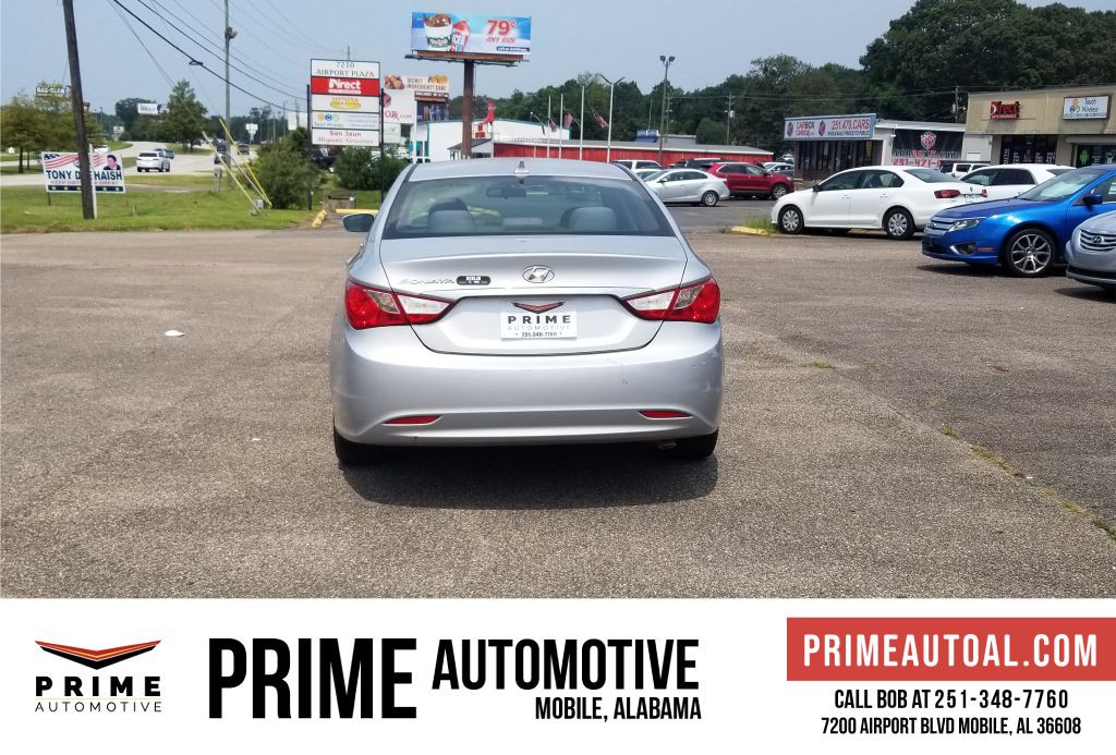 2011 Hyundai Sonata Image 6