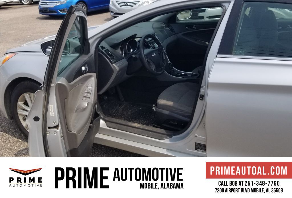 2011 Hyundai Sonata Image 9