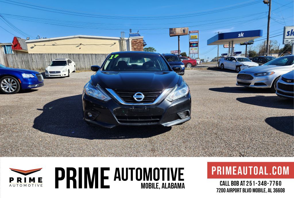 2017 Nissan Altima Image 2
