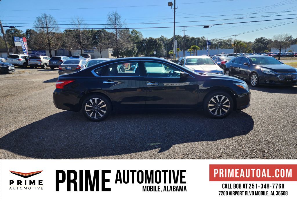 2017 Nissan Altima Image 8