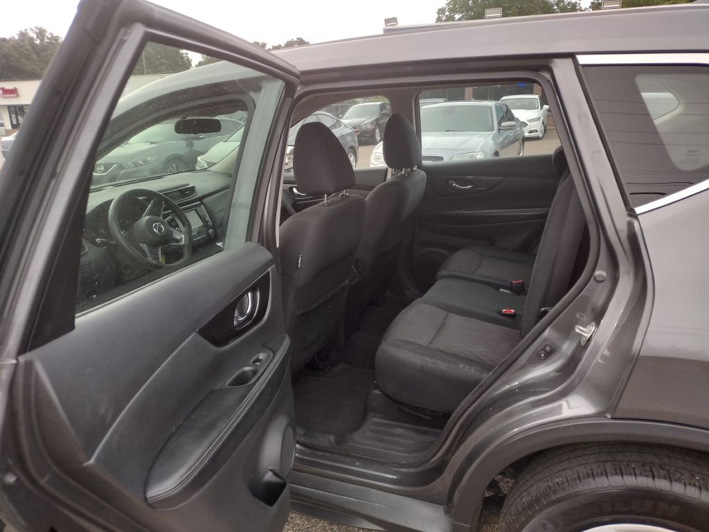 2018 Nissan Rogue Image 12